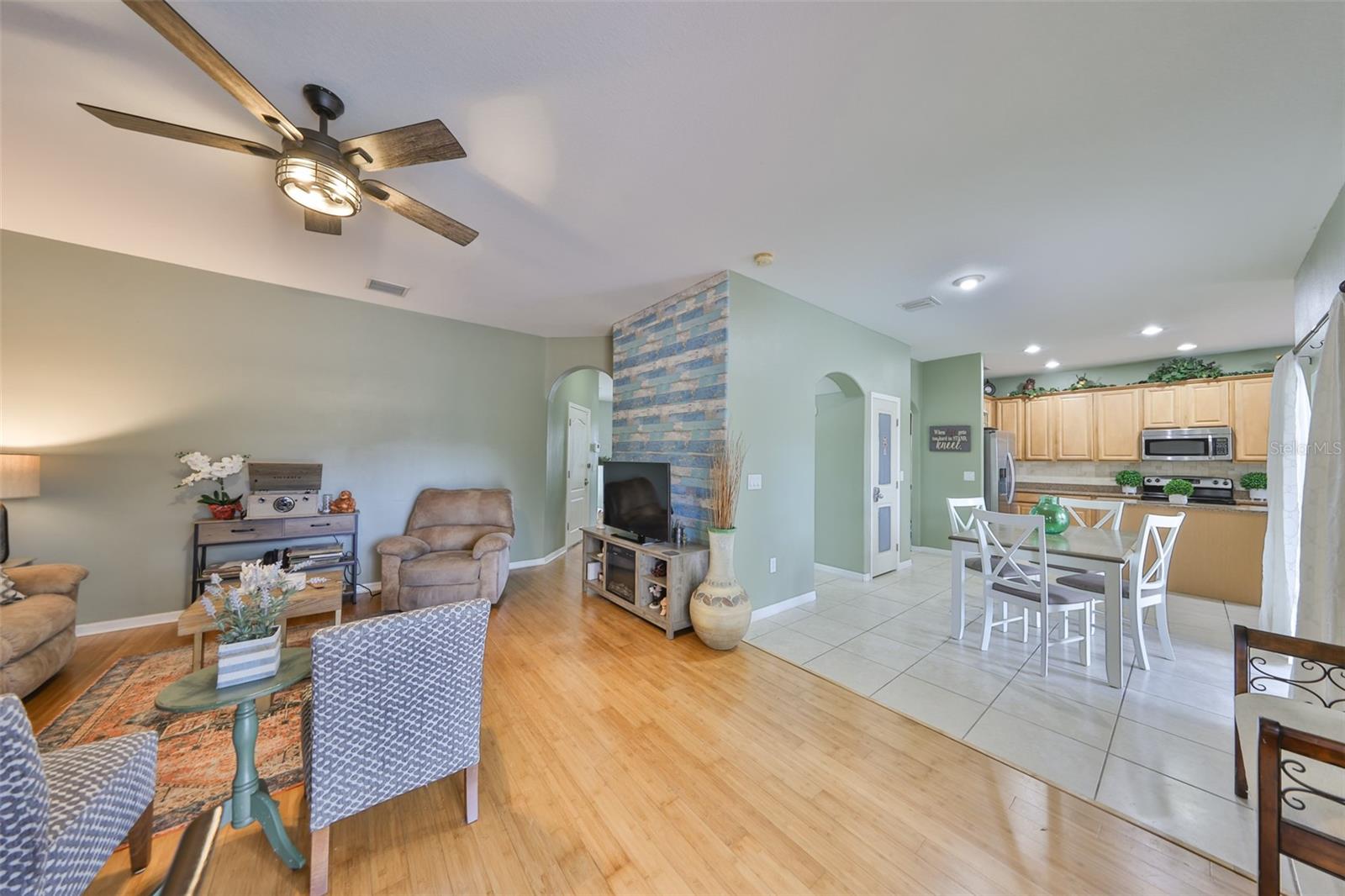 Image 20 of 57 For 13914 Chalk Hill Place