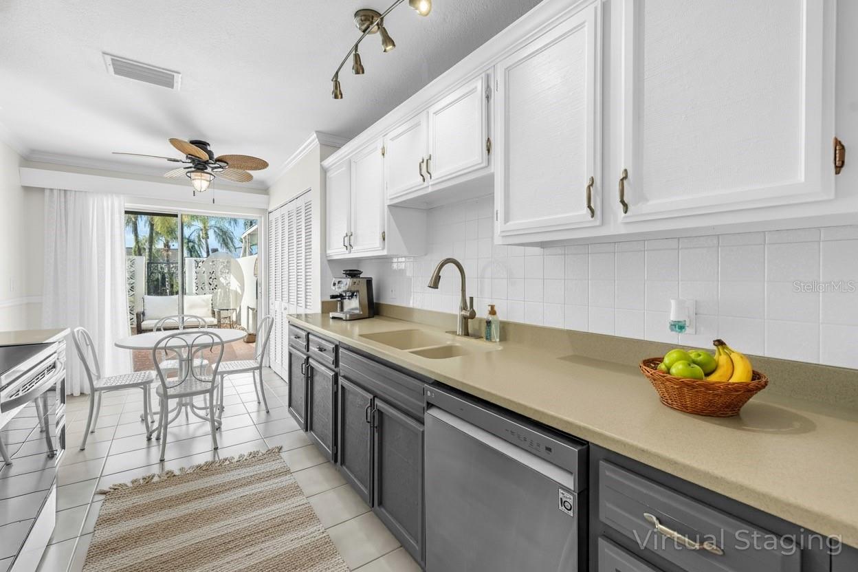 Image 21 of 84 For 93 Boca Ciega Point Boulevard N 93