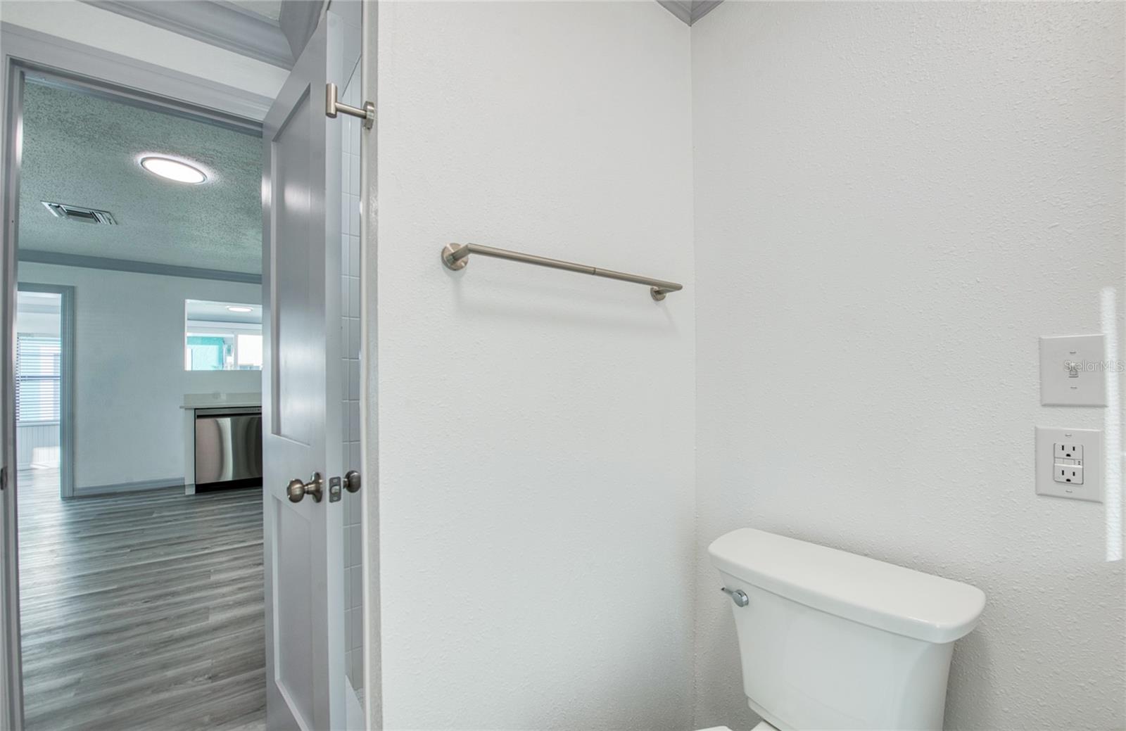 Image 10 of 30 For 19506 Gulf Boulevard 4