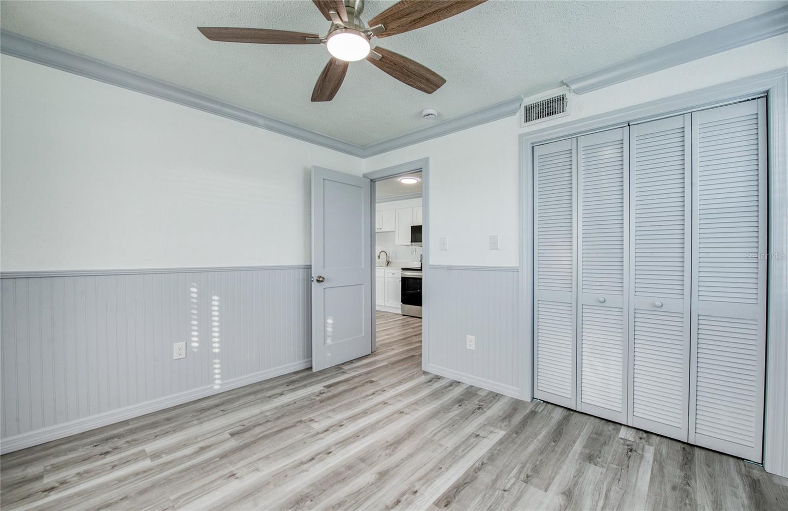 Image 14 of 30 For 19506 Gulf Boulevard 4