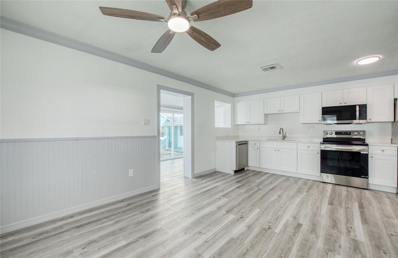 Image 20 of 30 For 19506 Gulf Boulevard 4