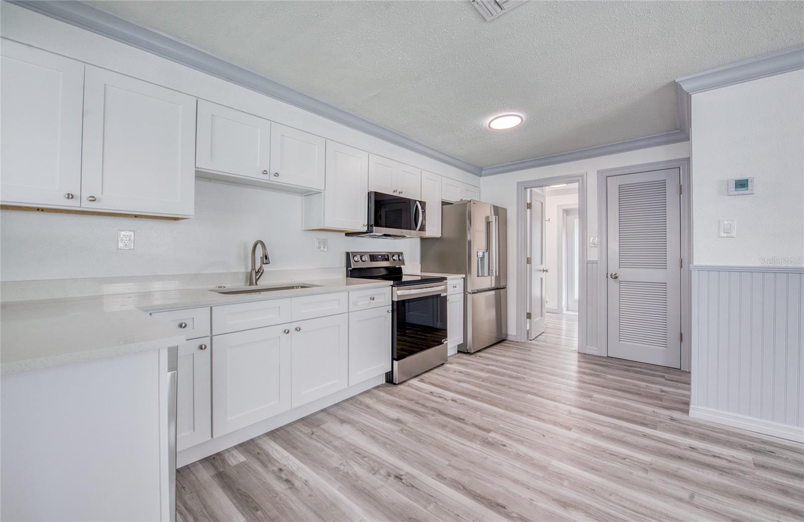 Image 24 of 30 For 19506 Gulf Boulevard 4