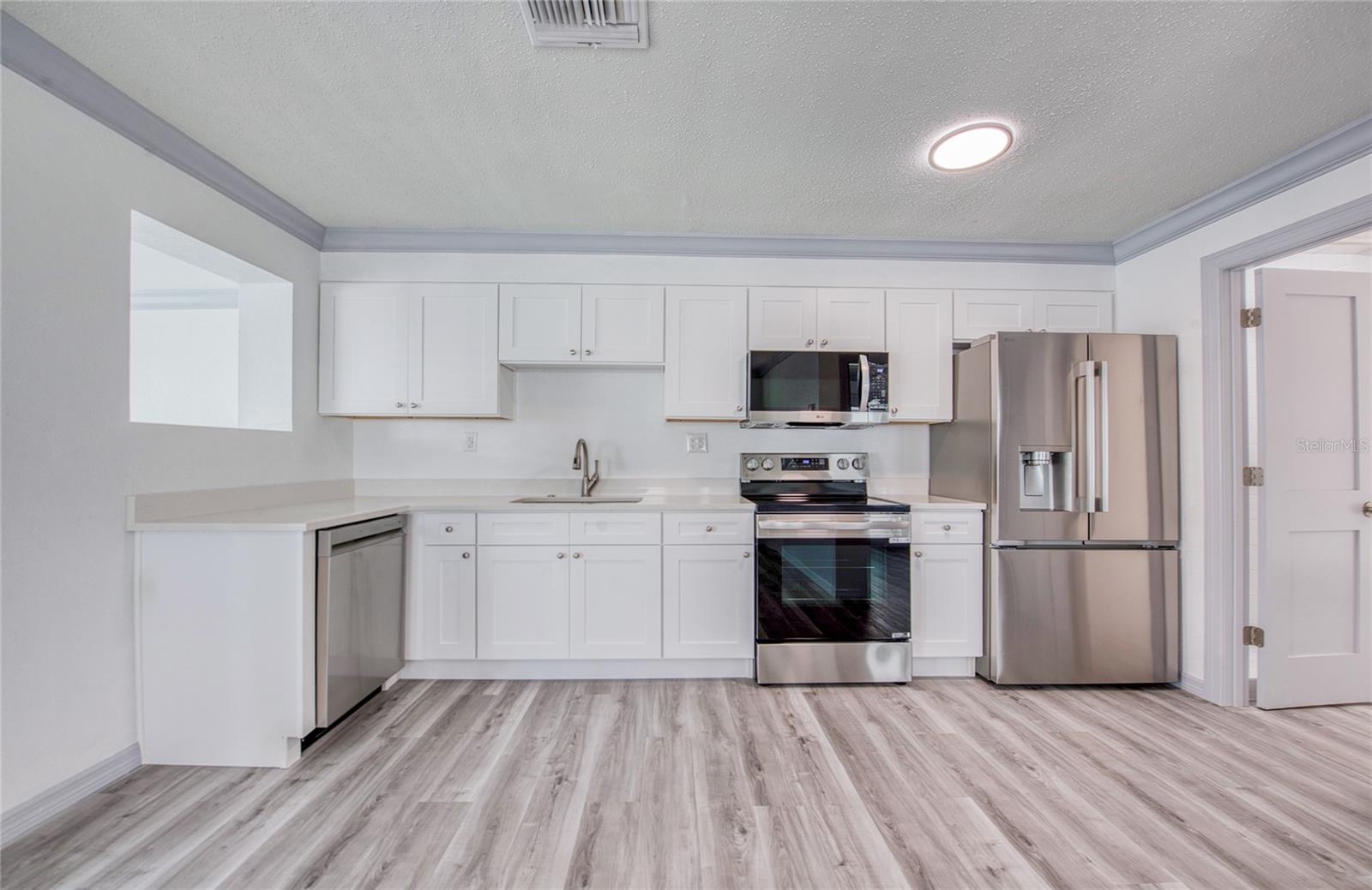 Image 25 of 30 For 19506 Gulf Boulevard 4