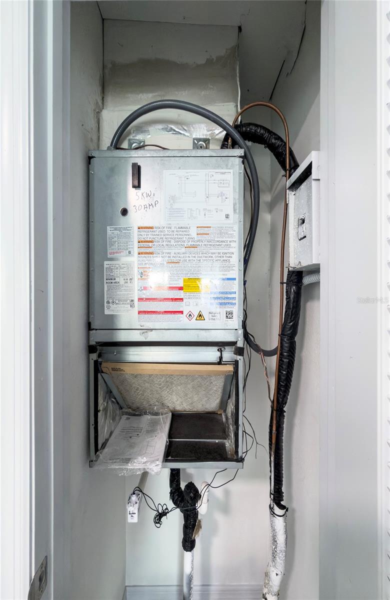 Image 4 of 30 For 19506 Gulf Boulevard 4