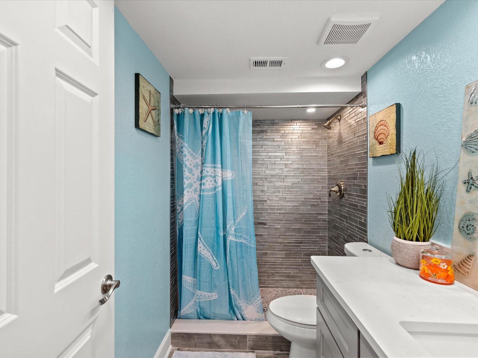 Image 15 of 23 For 205 Dolphin Point 4