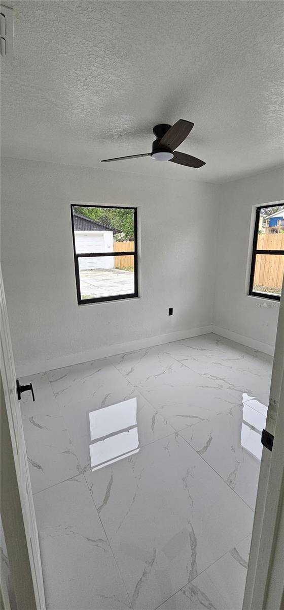 Listing photo id 8 for 1506 Poinsettia Avenue