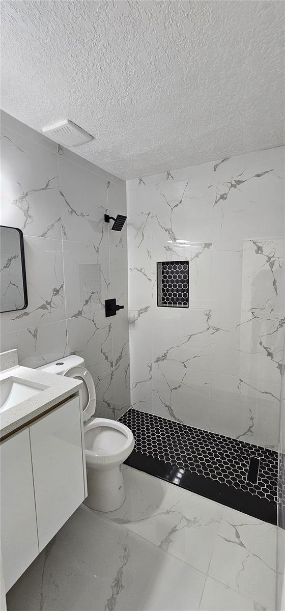 Listing photo id 13 for 1506 Poinsettia Avenue