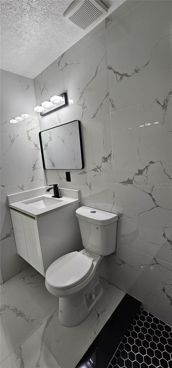 Listing photo id 15 for 1506 Poinsettia Avenue