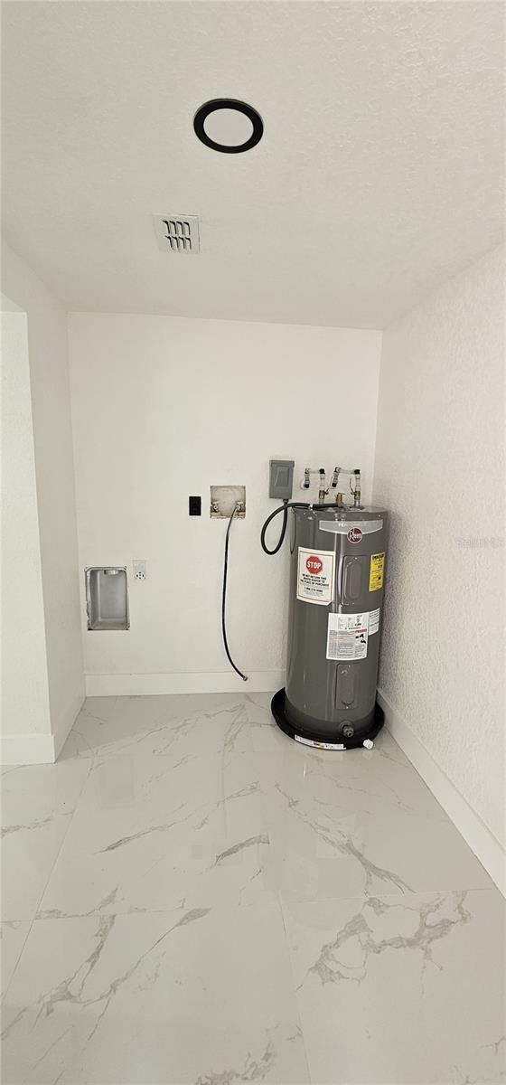 Listing photo id 18 for 1506 Poinsettia Avenue