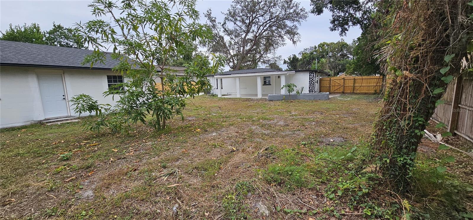 Listing photo id 30 for 1506 Poinsettia Avenue