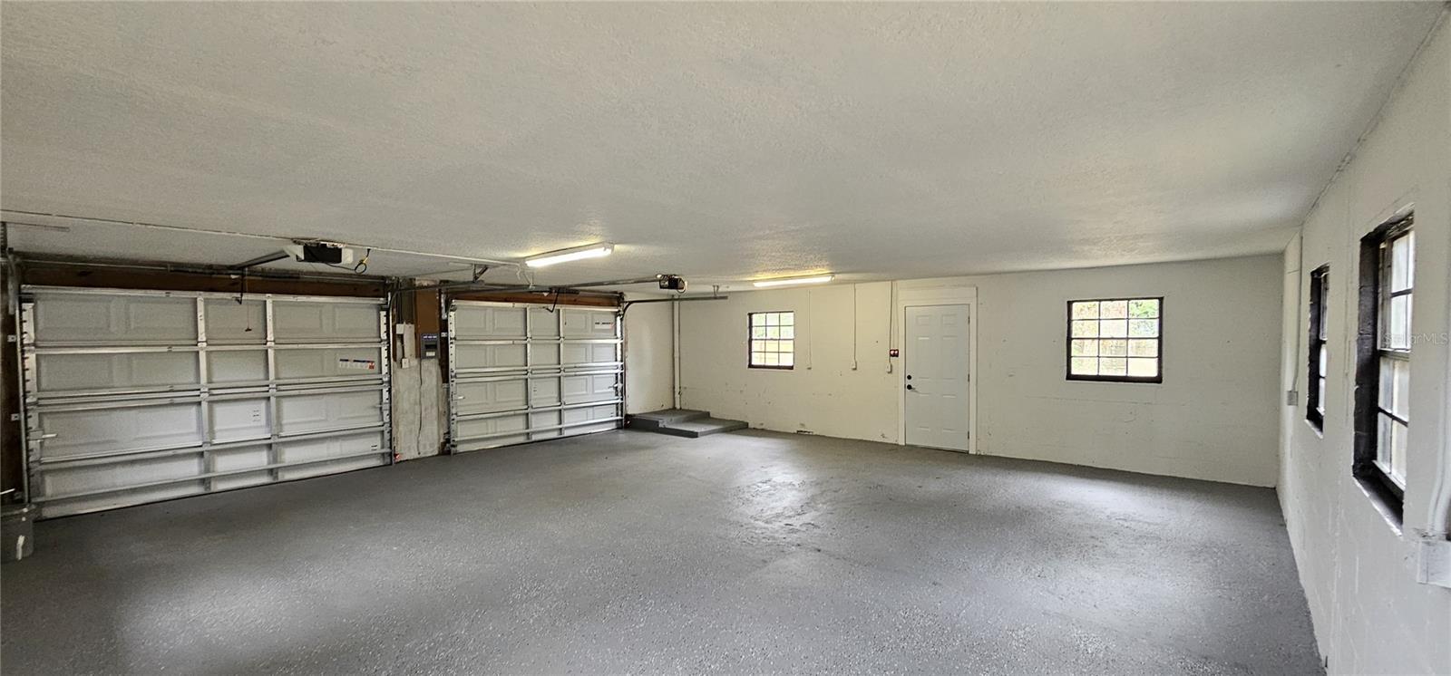 Listing photo id 34 for 1506 Poinsettia Avenue