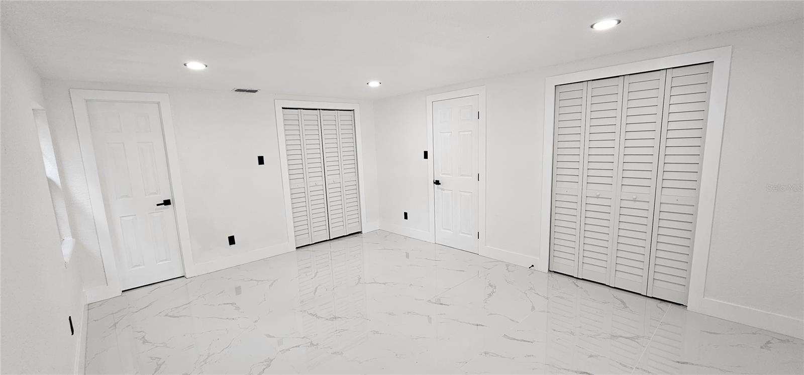 Listing photo id 5 for 1506 Poinsettia Avenue