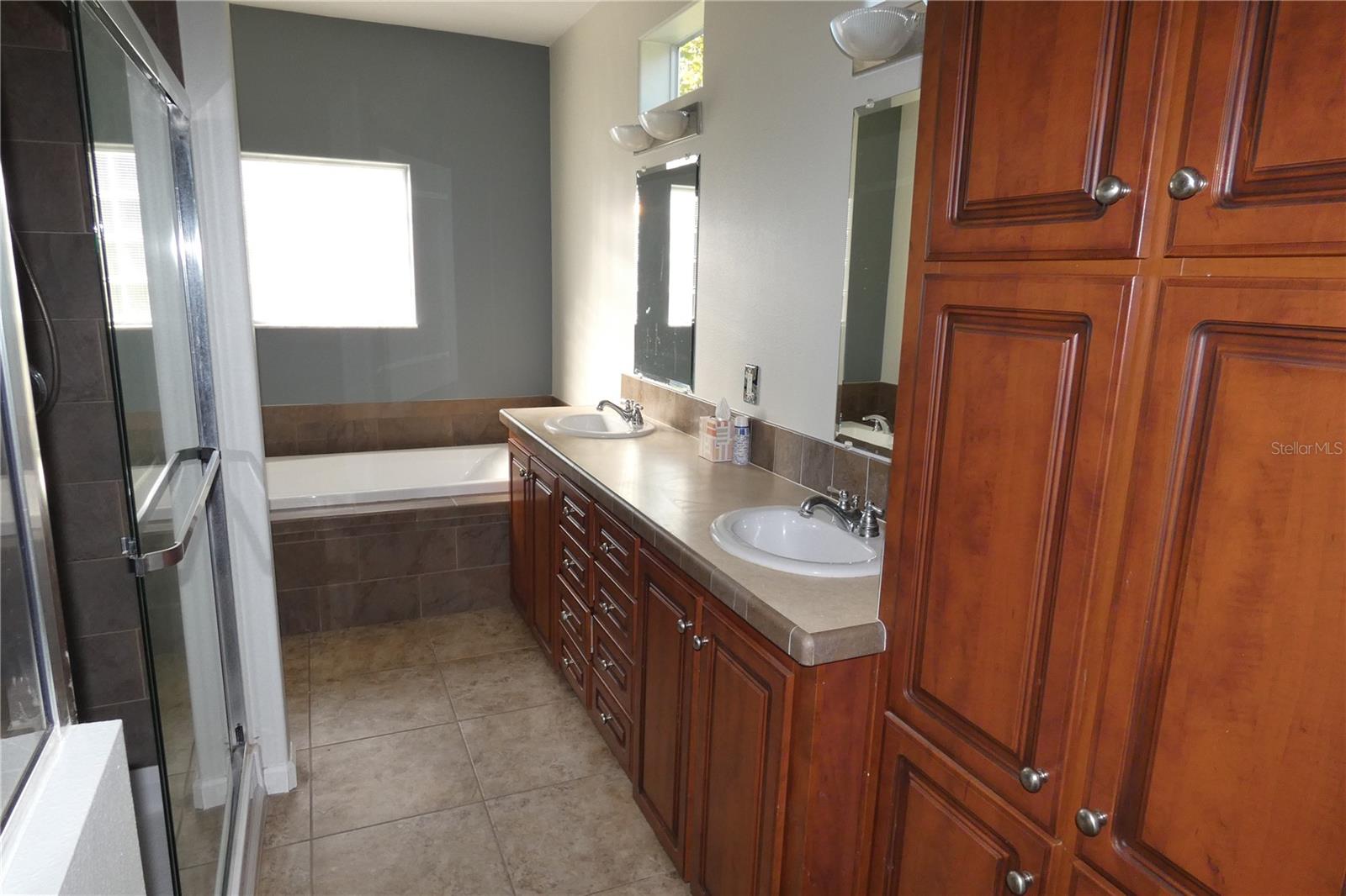 Image 11 of 25 For 30240 Lynne Drive