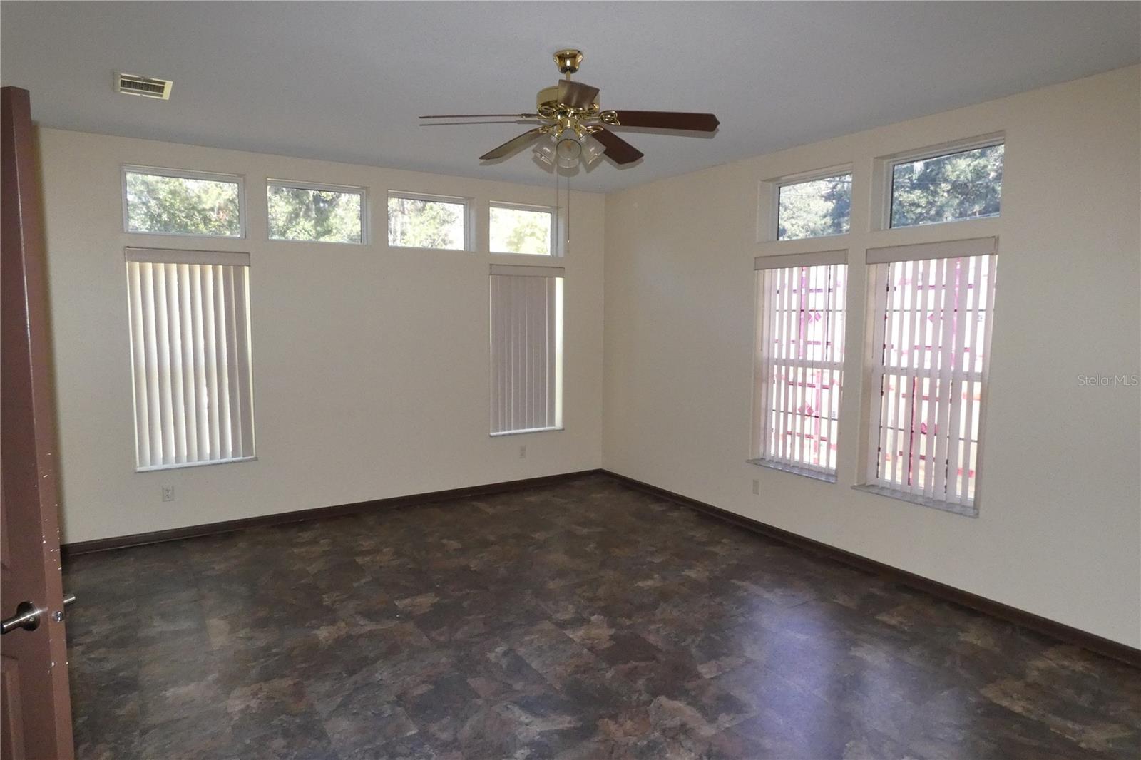 Image 9 of 25 For 30240 Lynne Drive