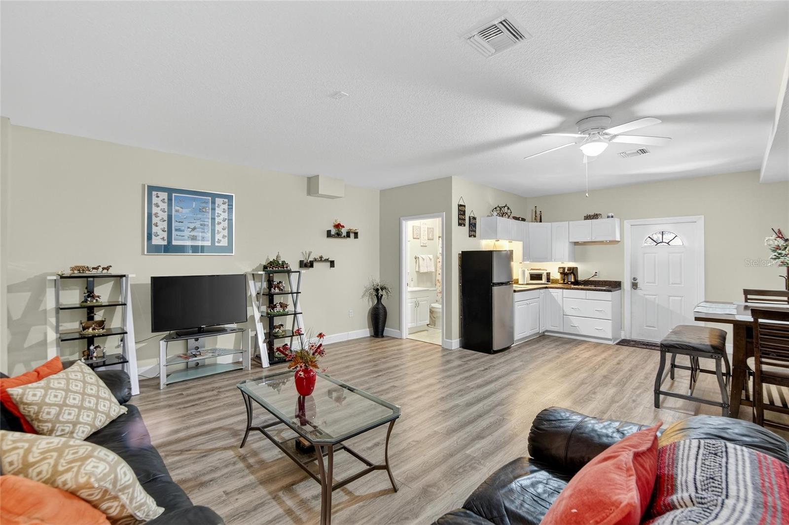 Image 10 of 26 For 4639 Birdsong Boulevard 2