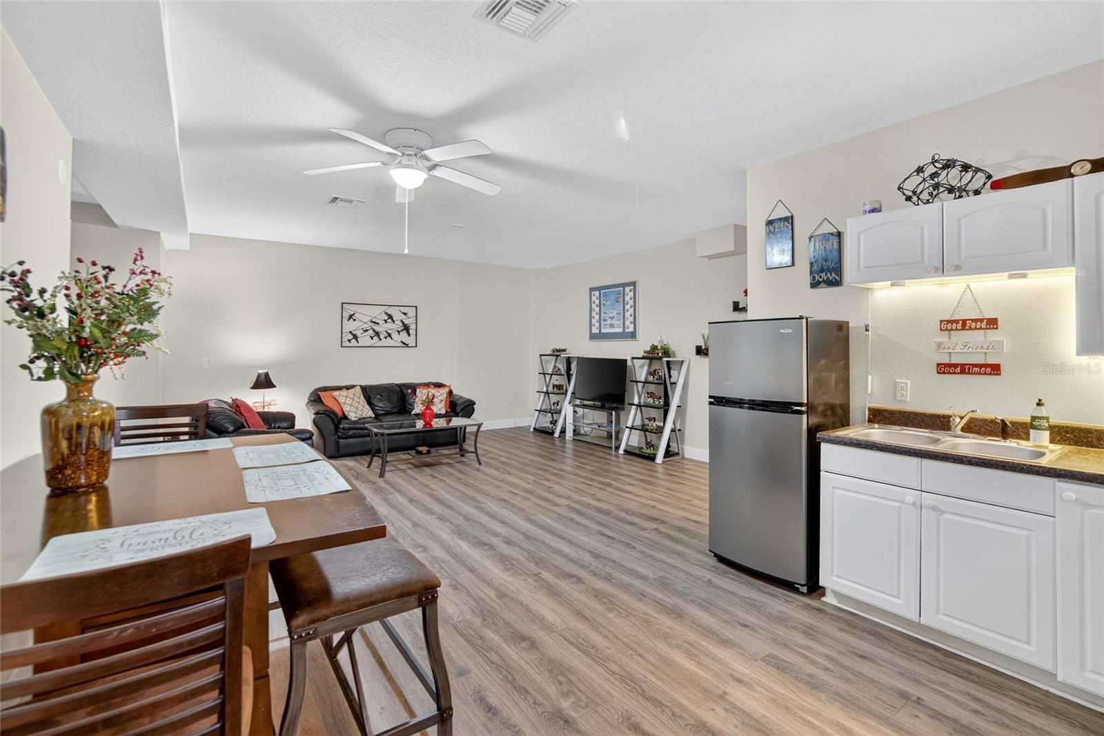 Image 9 of 26 For 4639 Birdsong Boulevard 2