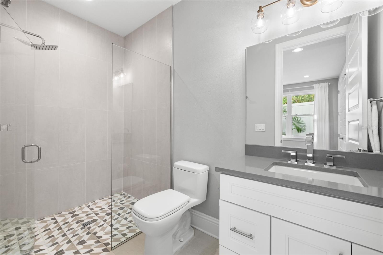 Image 11 of 57 For 123 5th Avenue N