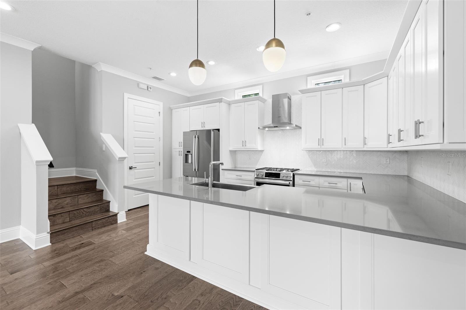 Image 17 of 57 For 123 5th Avenue N