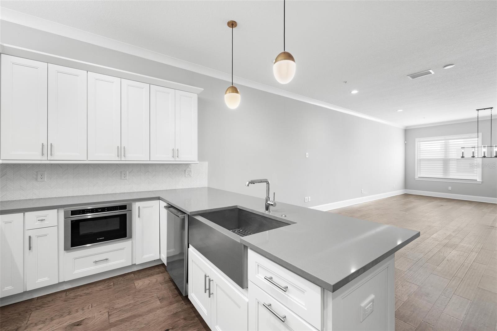 Image 20 of 57 For 123 5th Avenue N