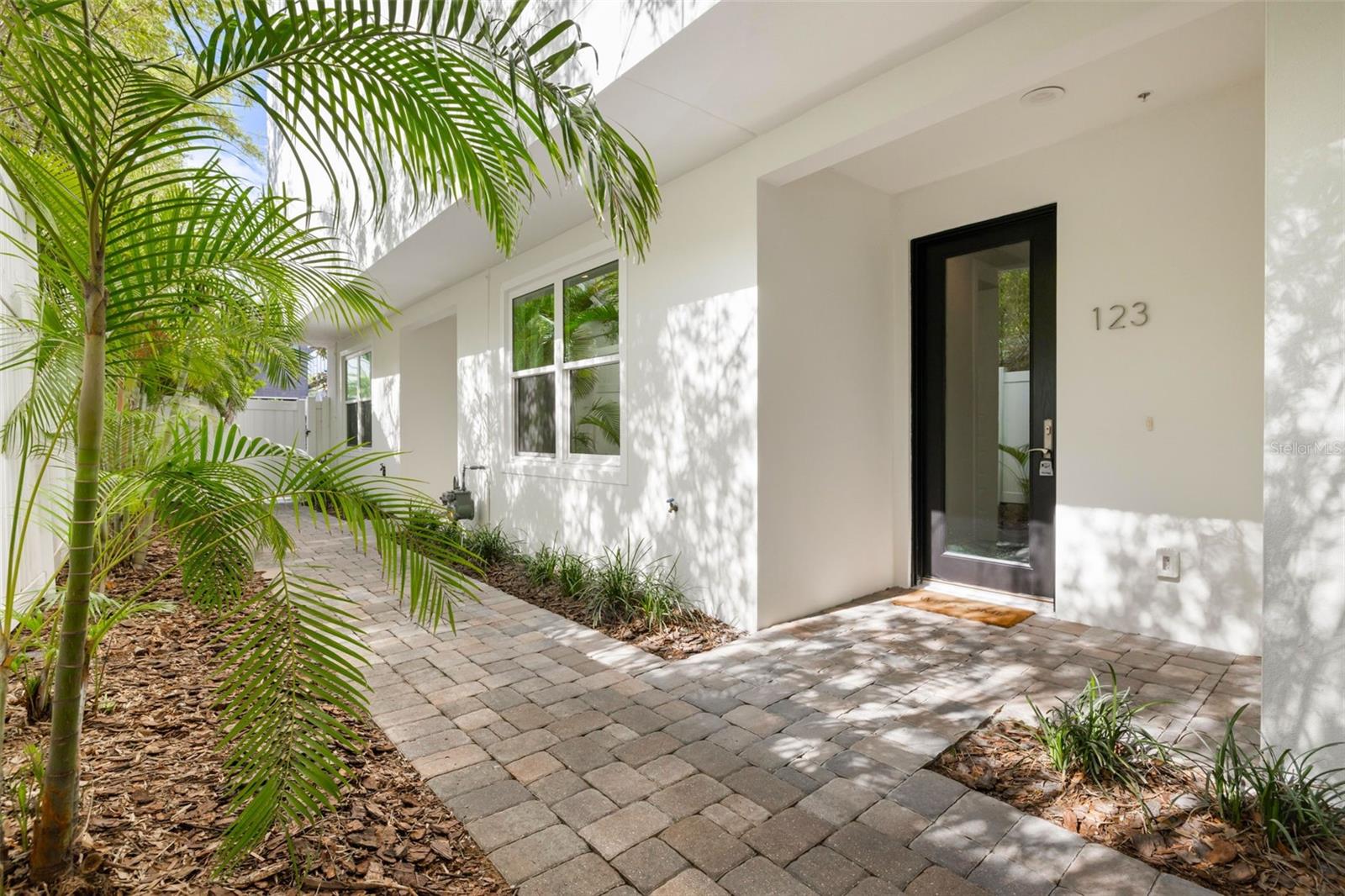 Image 3 of 57 For 123 5th Avenue N