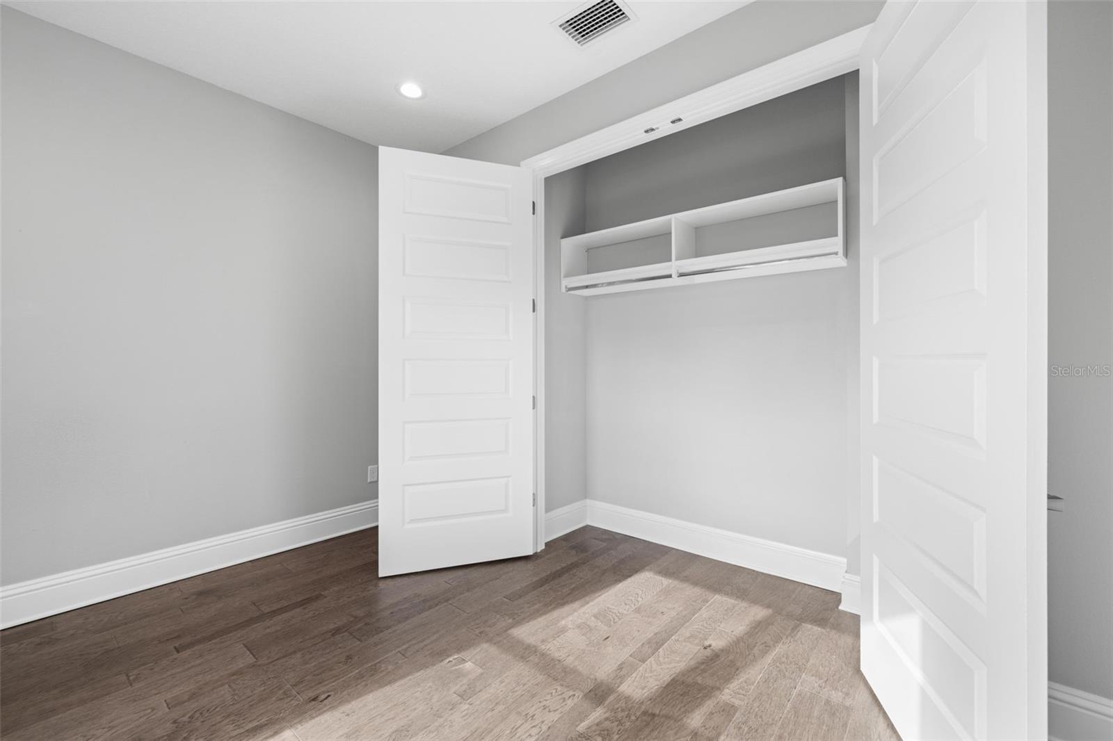 Image 38 of 57 For 123 5th Avenue N