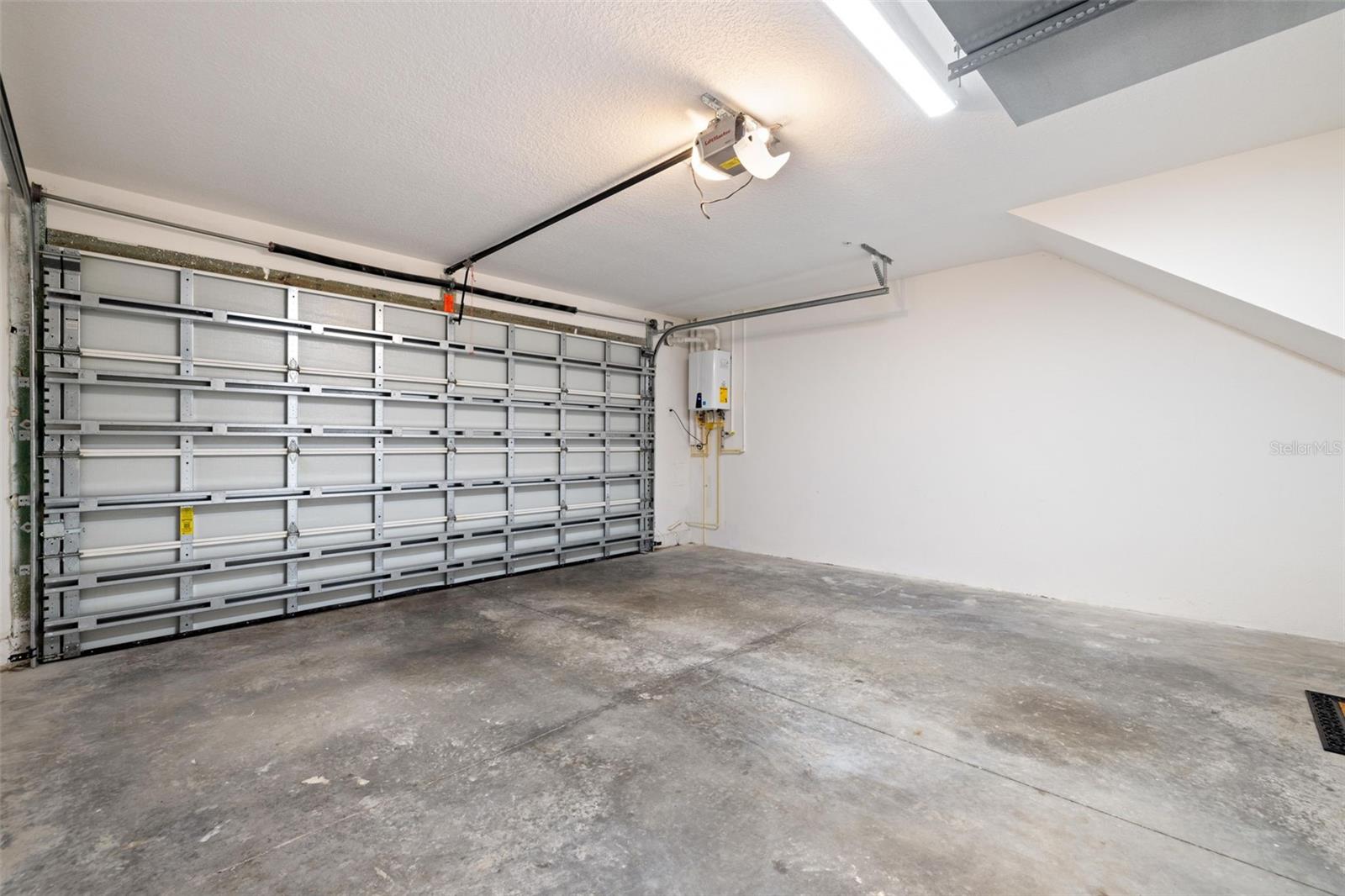 Image 50 of 57 For 123 5th Avenue N