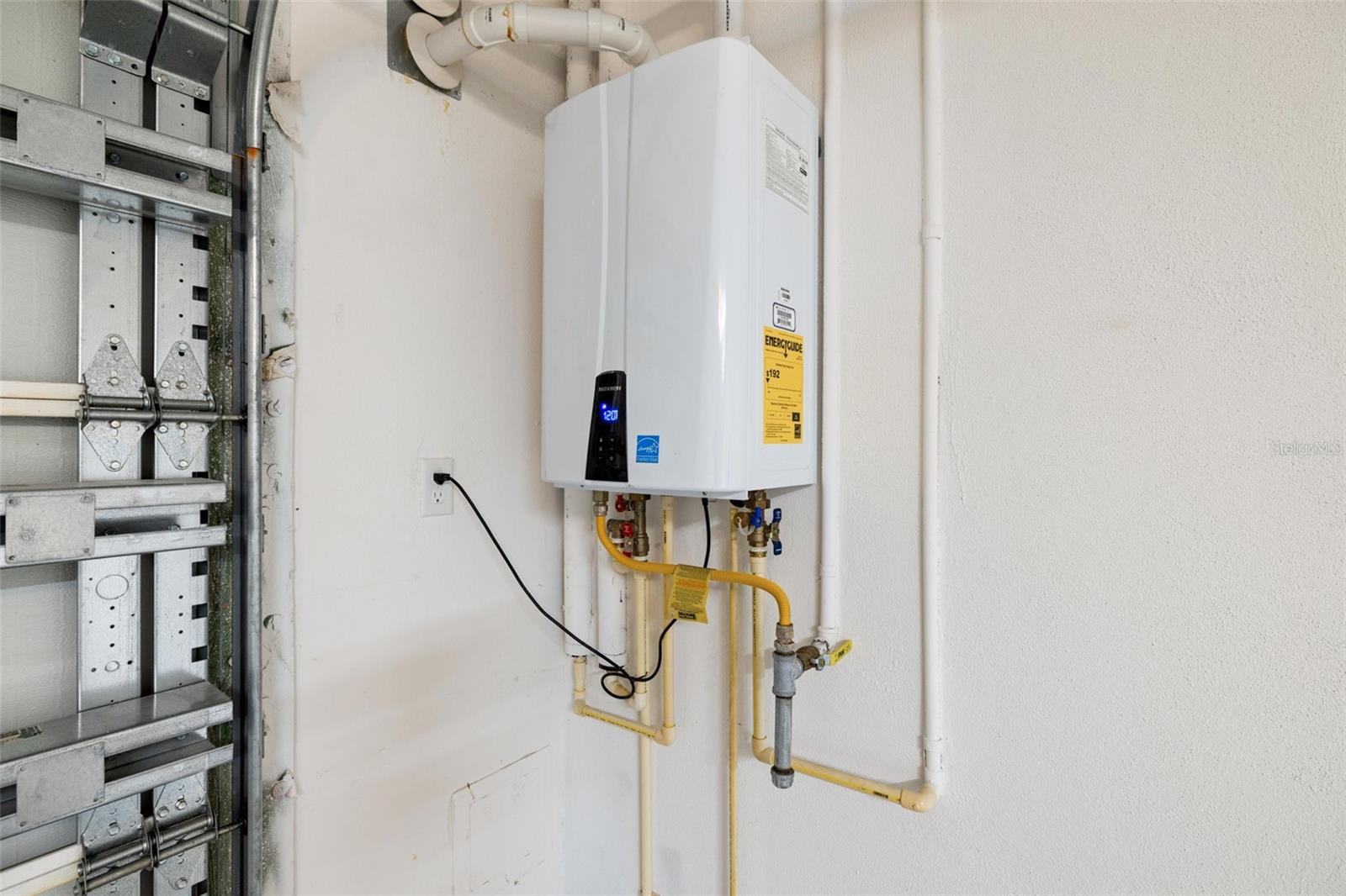 Image 51 of 57 For 123 5th Avenue N