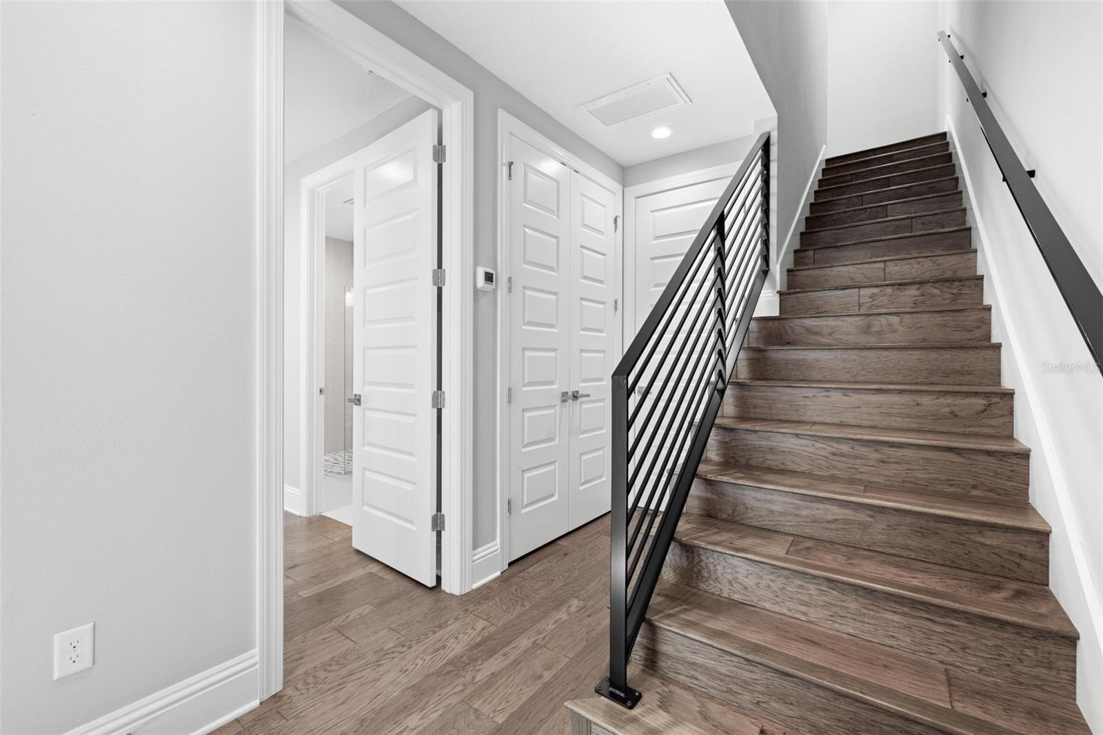 Image 6 of 57 For 123 5th Avenue N