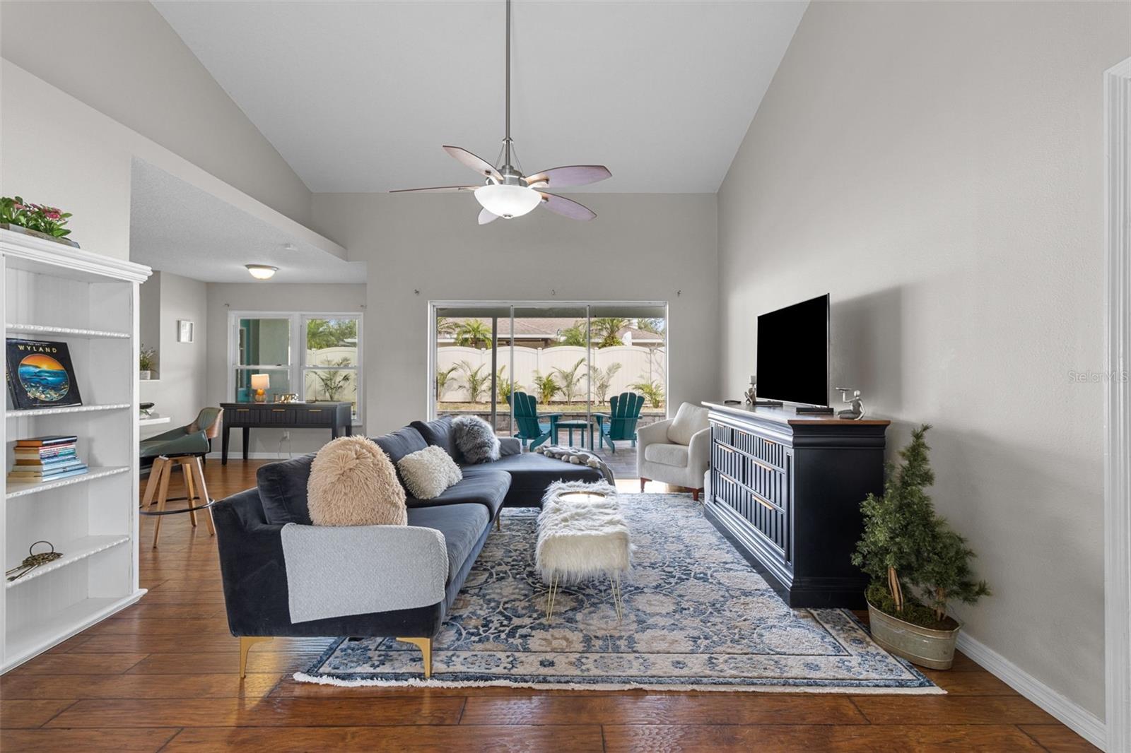 Image 9 of 41 For 731 Brittany Park Boulevard