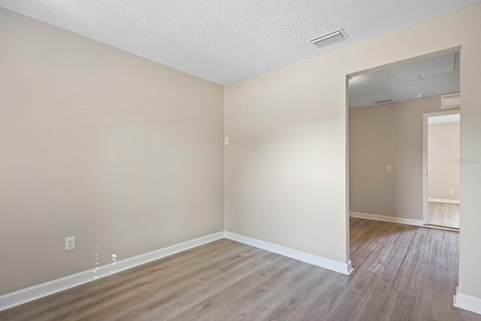 Image 17 of 38 For 2107 Shady Point Lane