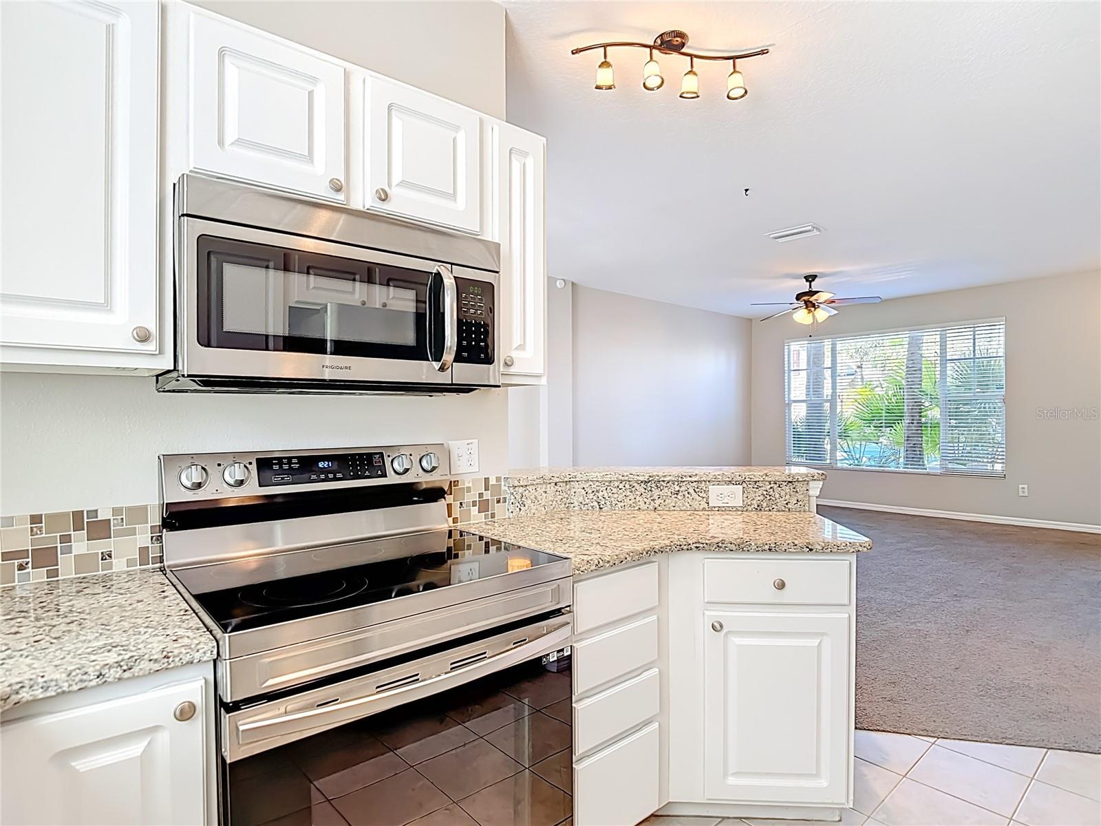 Image 14 of 46 For 12332 Country White Circle