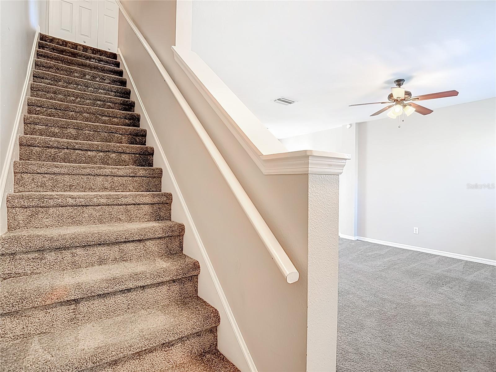 Image 17 of 46 For 12332 Country White Circle