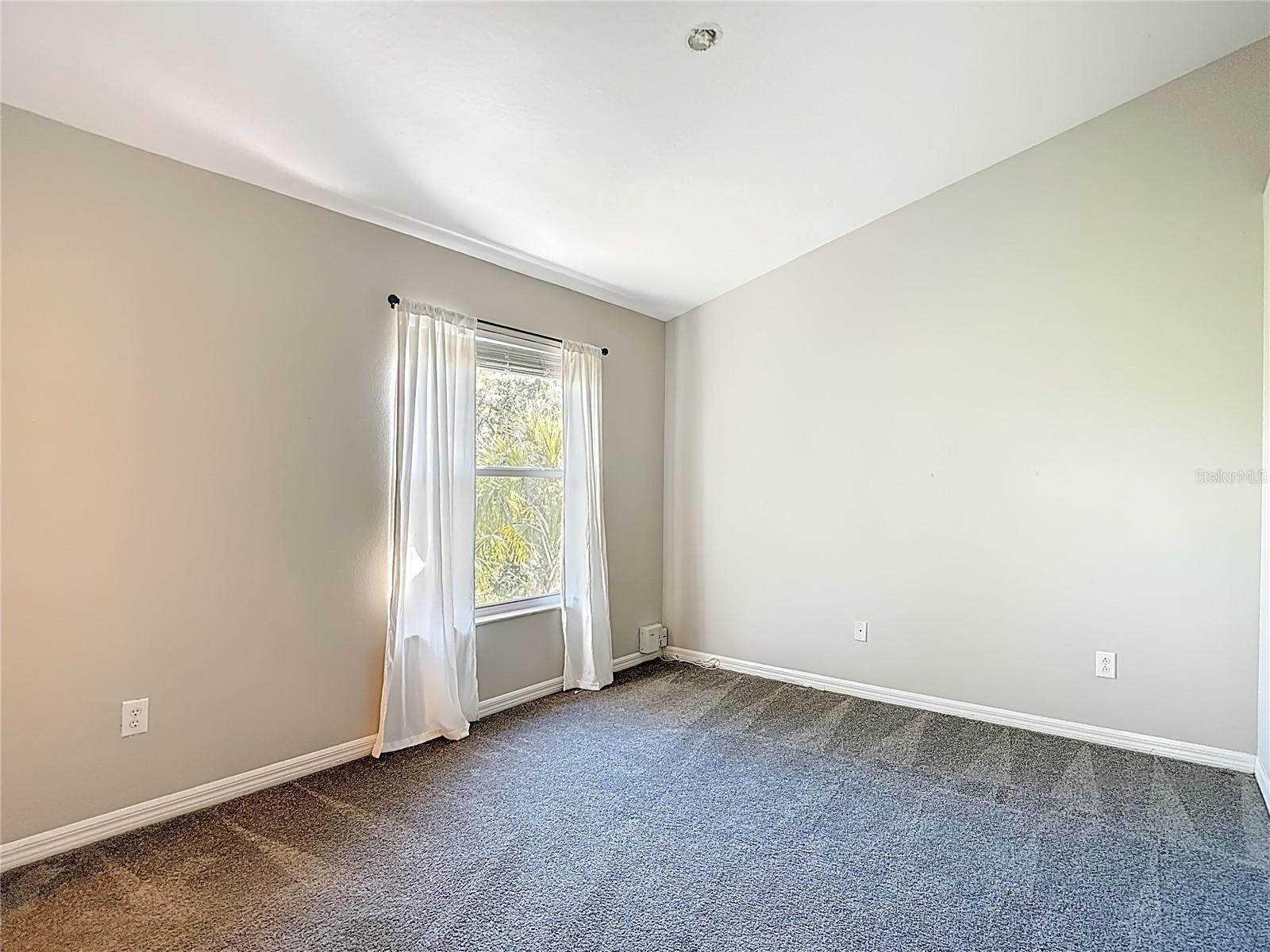 Image 20 of 46 For 12332 Country White Circle