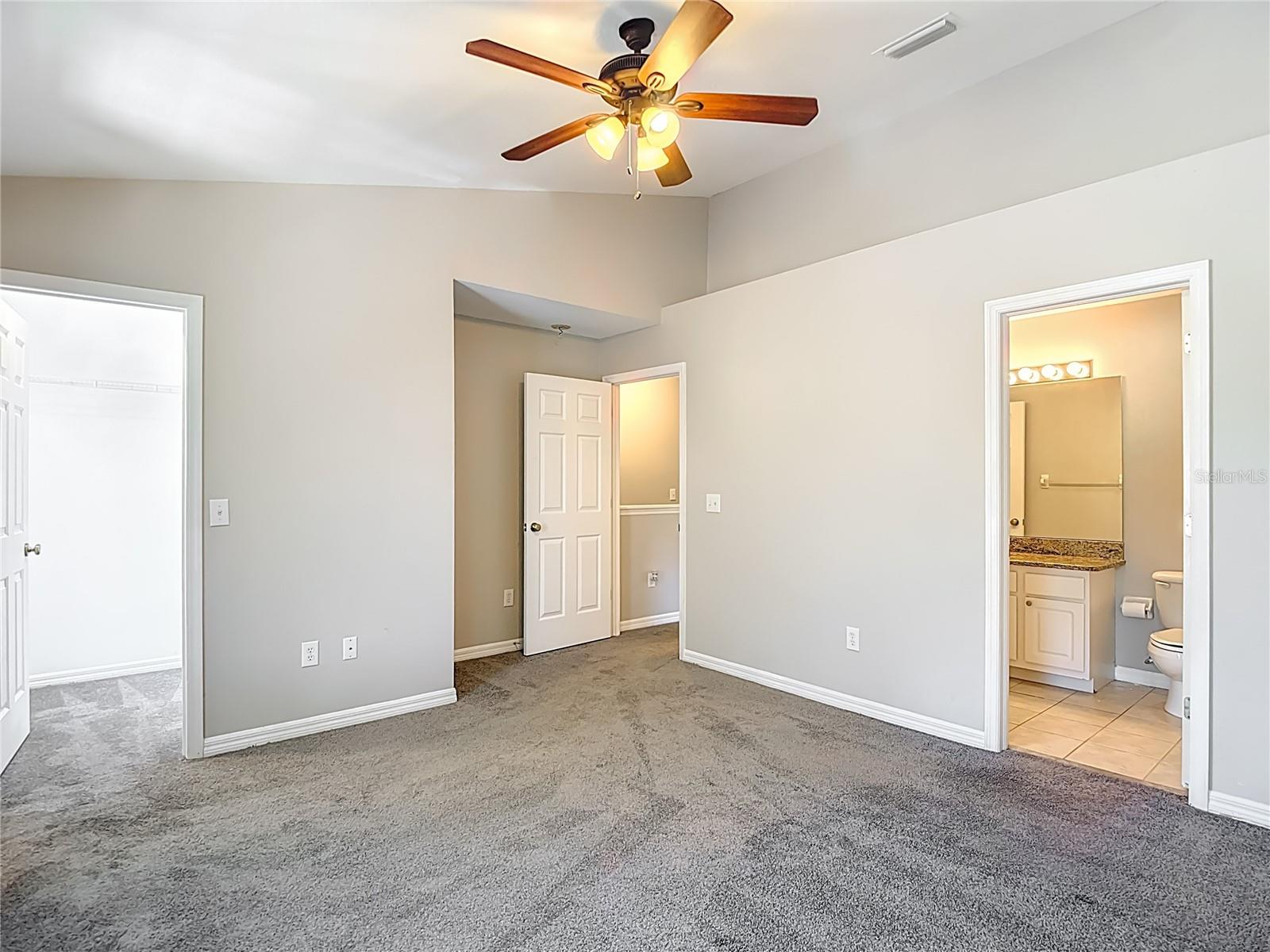 Image 24 of 46 For 12332 Country White Circle