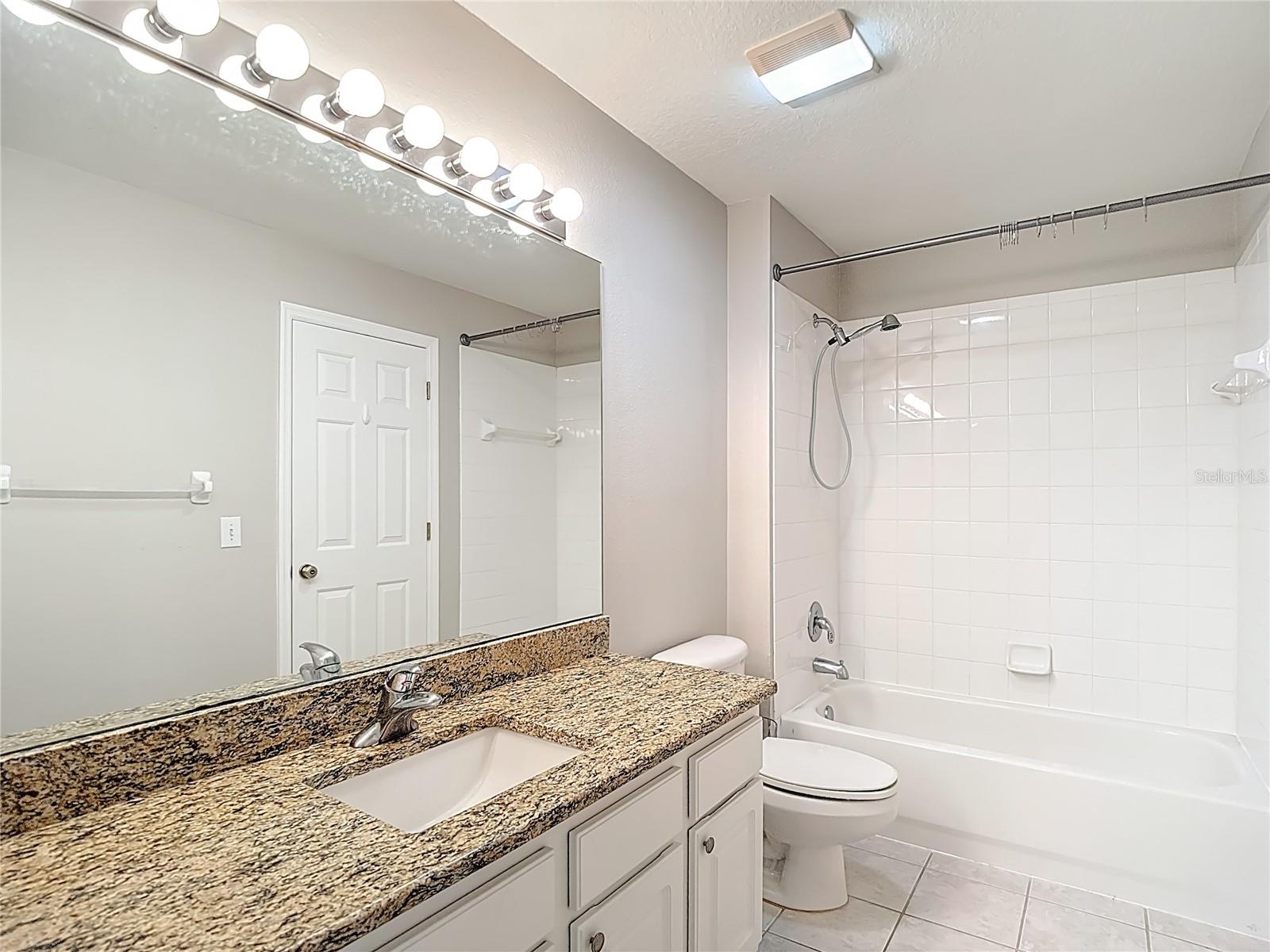 Image 25 of 46 For 12332 Country White Circle