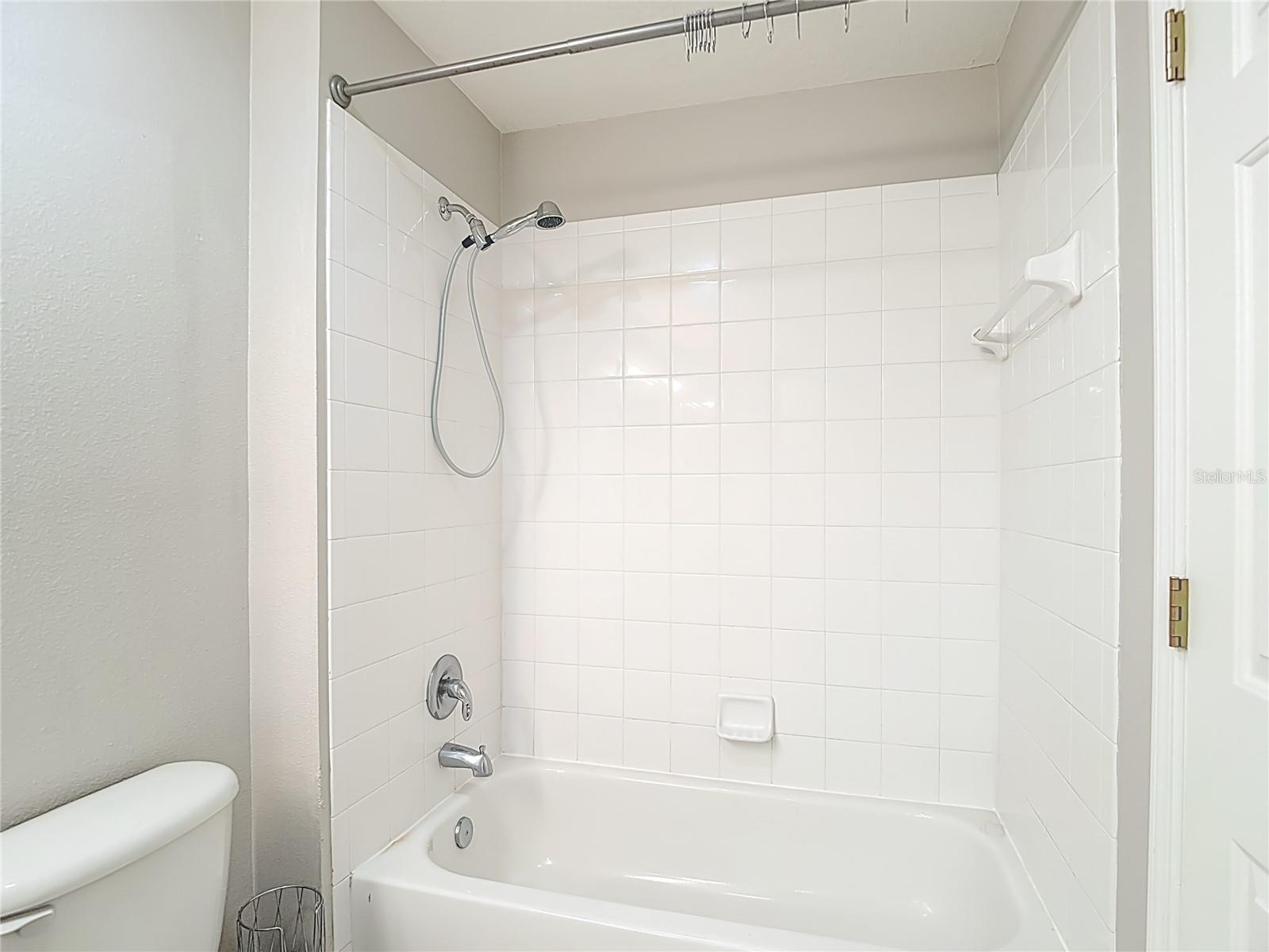 Image 26 of 46 For 12332 Country White Circle