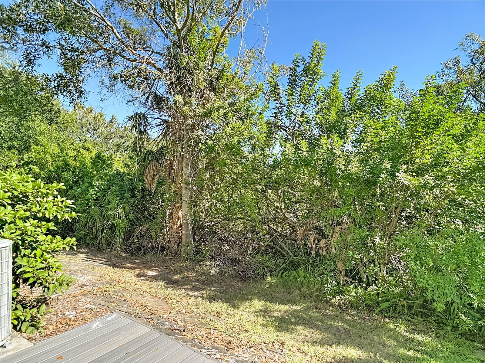 Image 35 of 46 For 12332 Country White Circle