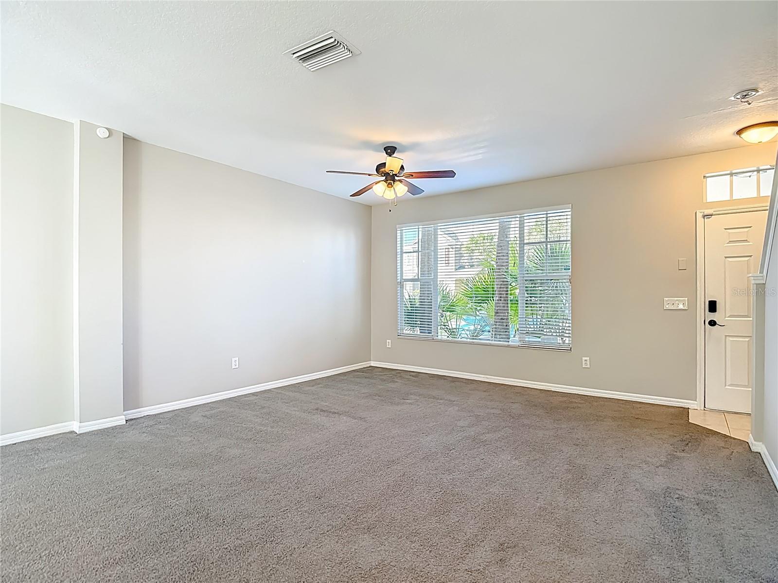 Image 4 of 46 For 12332 Country White Circle