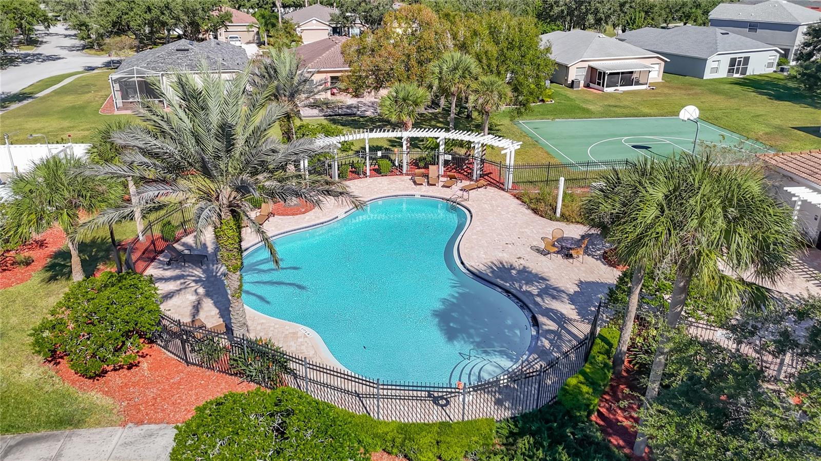 Image 45 of 46 For 12332 Country White Circle