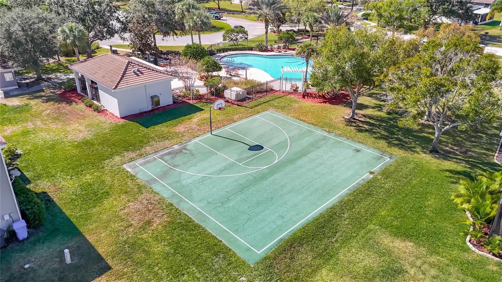 Image 46 of 46 For 12332 Country White Circle