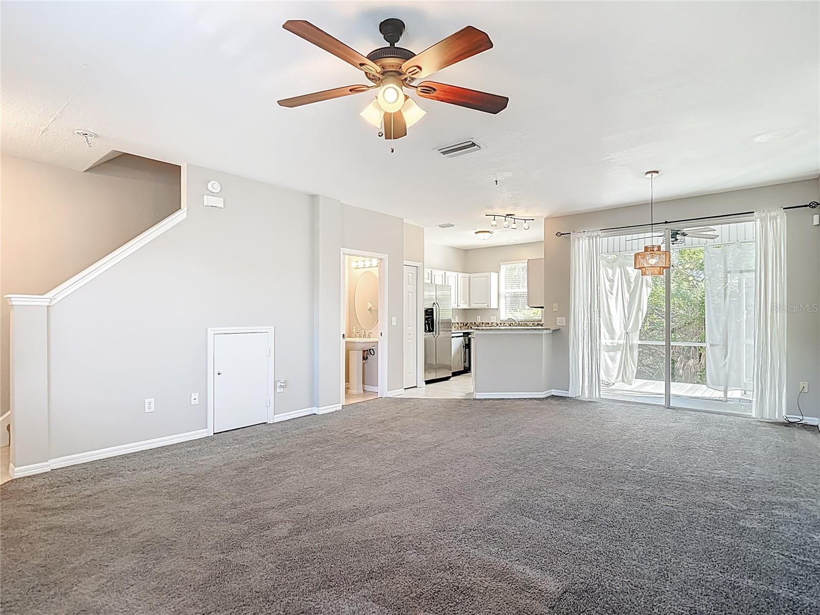 Image 5 of 46 For 12332 Country White Circle