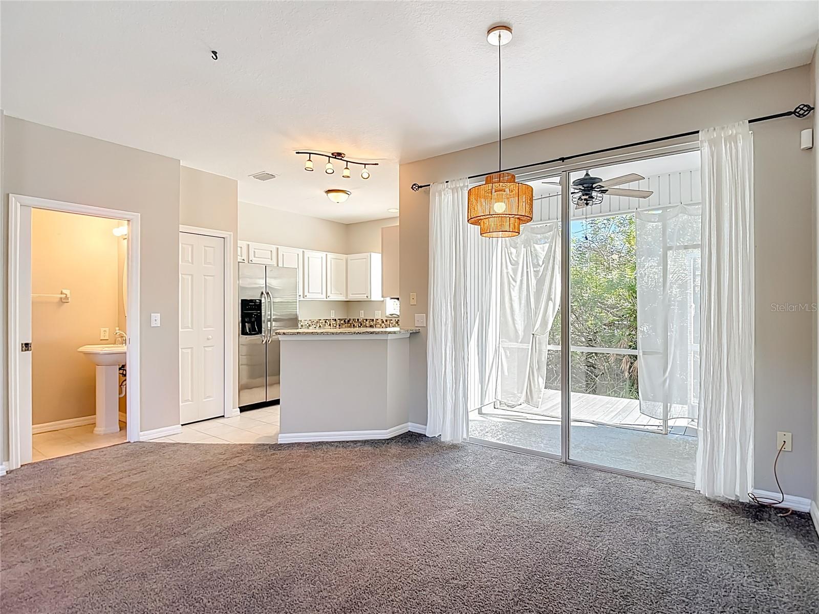 Image 8 of 46 For 12332 Country White Circle