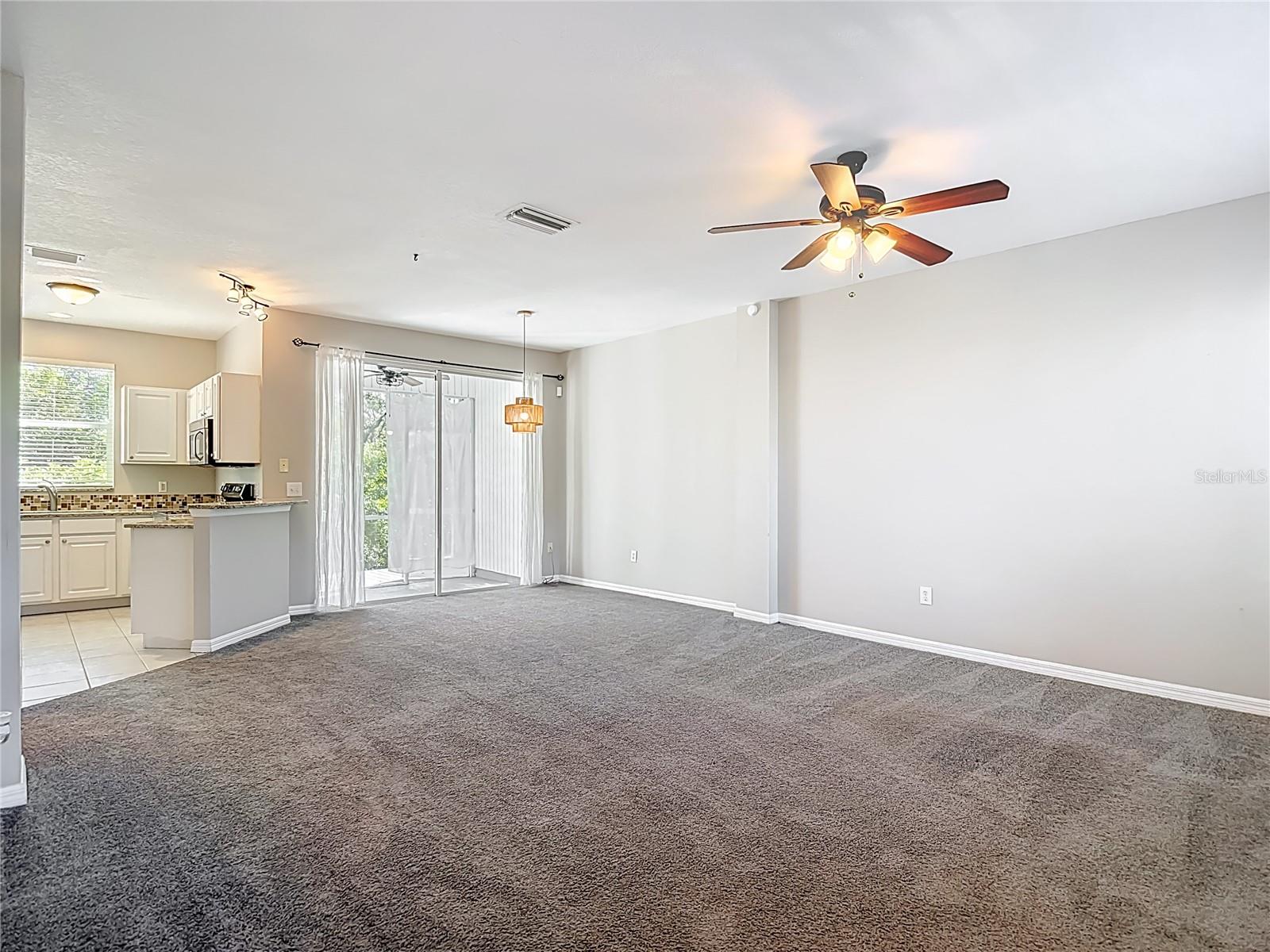 Image 9 of 46 For 12332 Country White Circle