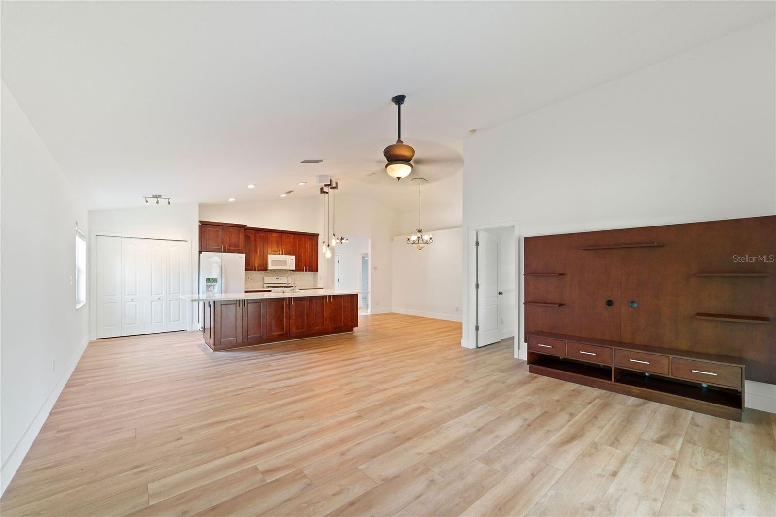 Image 13 of 55 For 24407 Rolling View Court