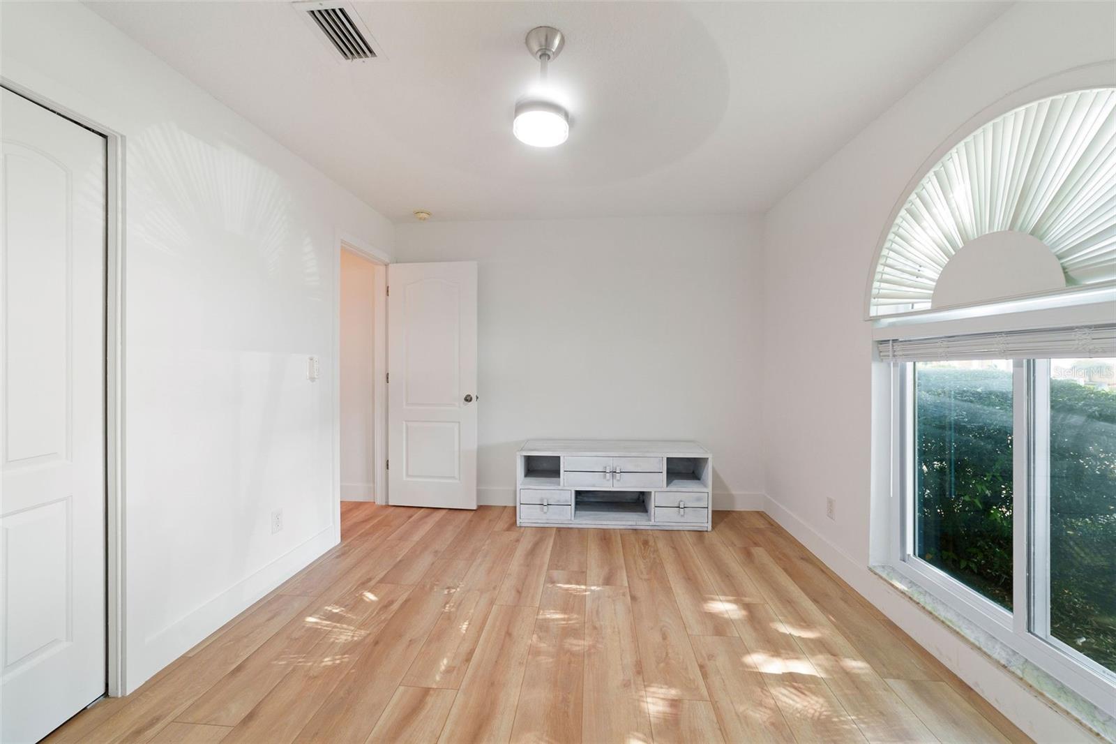 Image 27 of 55 For 24407 Rolling View Court