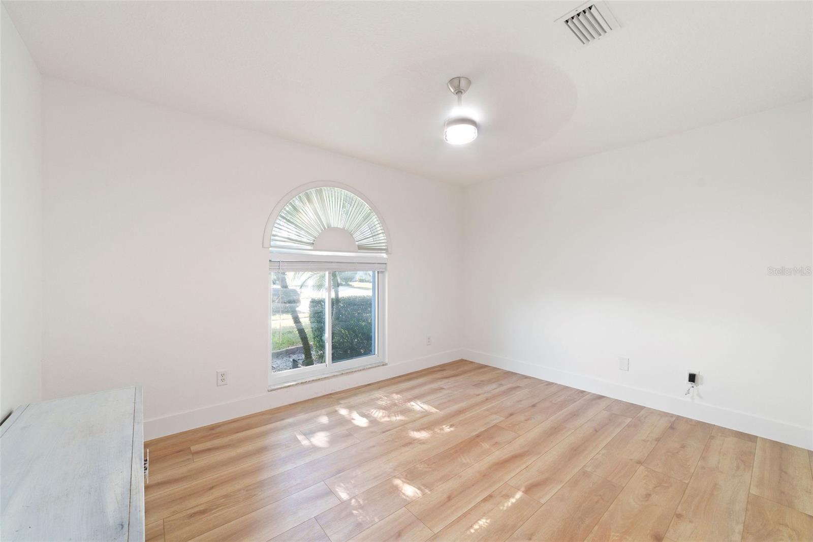 Image 34 of 55 For 24407 Rolling View Court