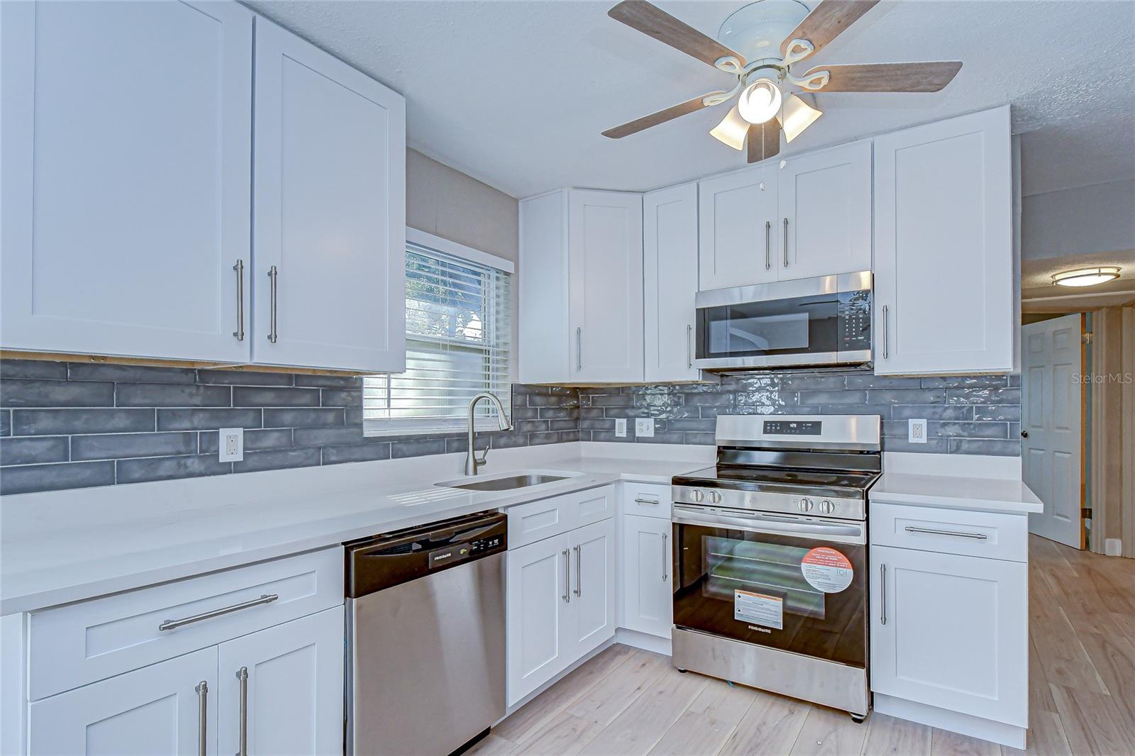 Image 11 of 38 For 1800 52nd Avenue N