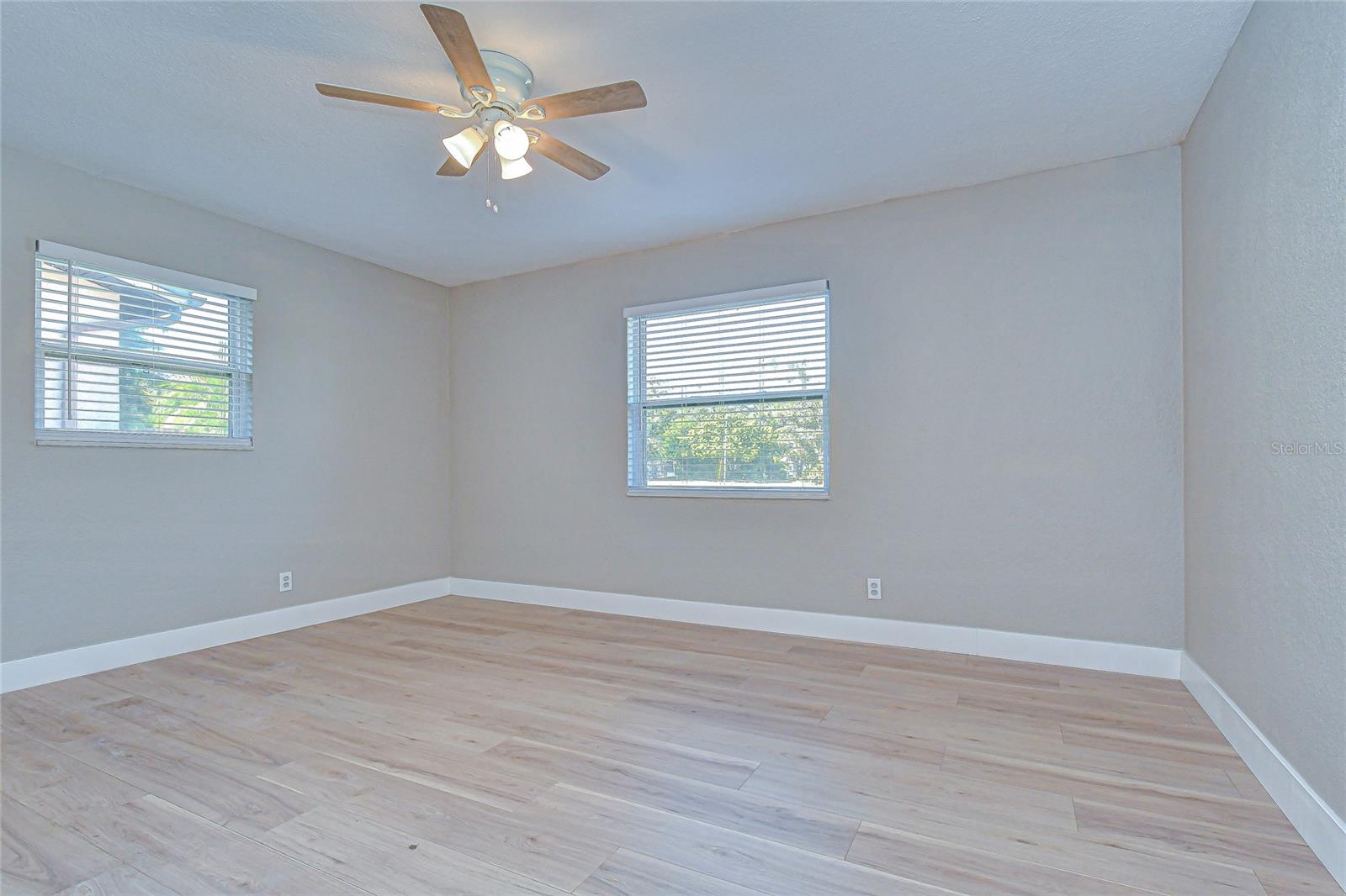 Image 21 of 38 For 1800 52nd Avenue N