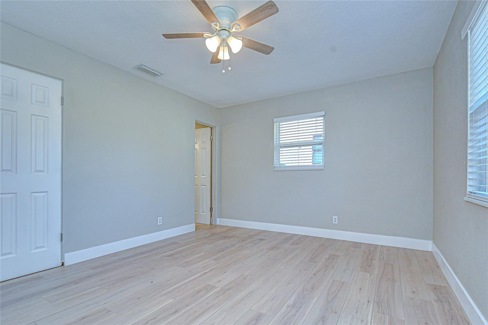 Image 22 of 38 For 1800 52nd Avenue N