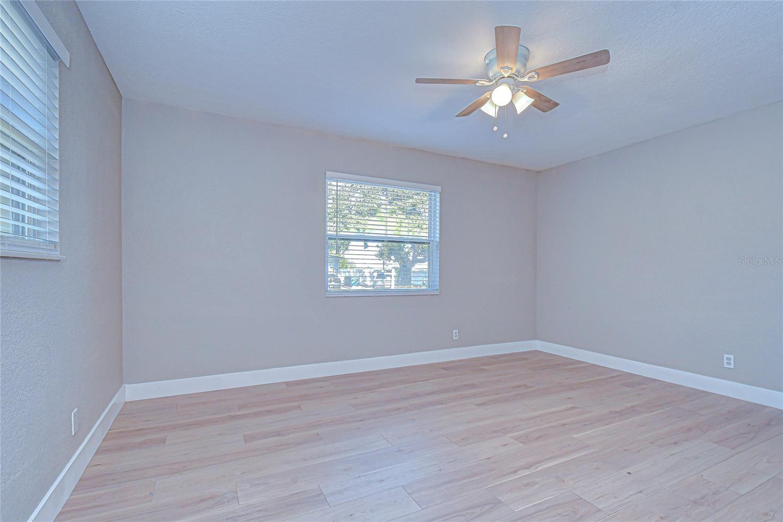 Image 23 of 38 For 1800 52nd Avenue N